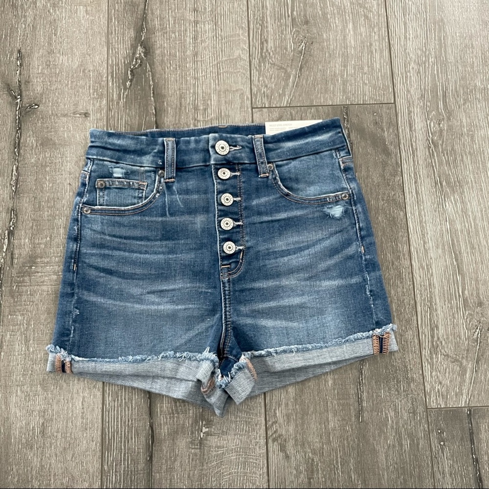 NWT American Eagle Hi-rise Curvy Short